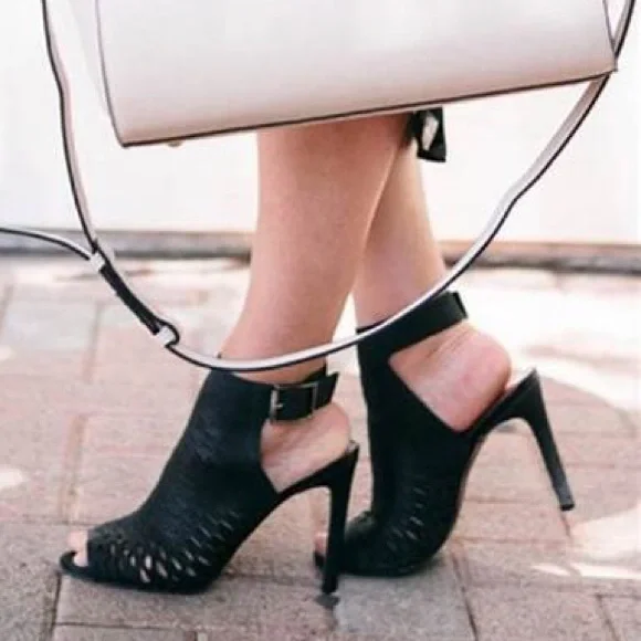 Vince Camuto open toe heels - Picture 7 of 9